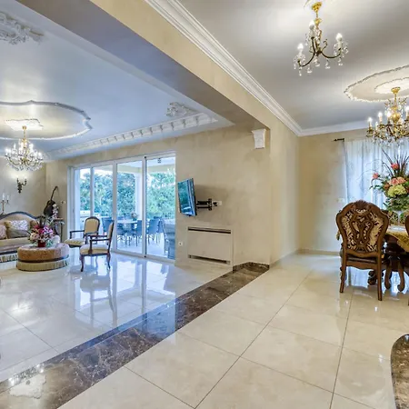 Palazzo By Interhome Lovran